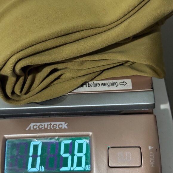 Lululemon High-Waisted Green Leggings Size 8 Stretchy & Comfortable Activewear - Picture 10 of 10